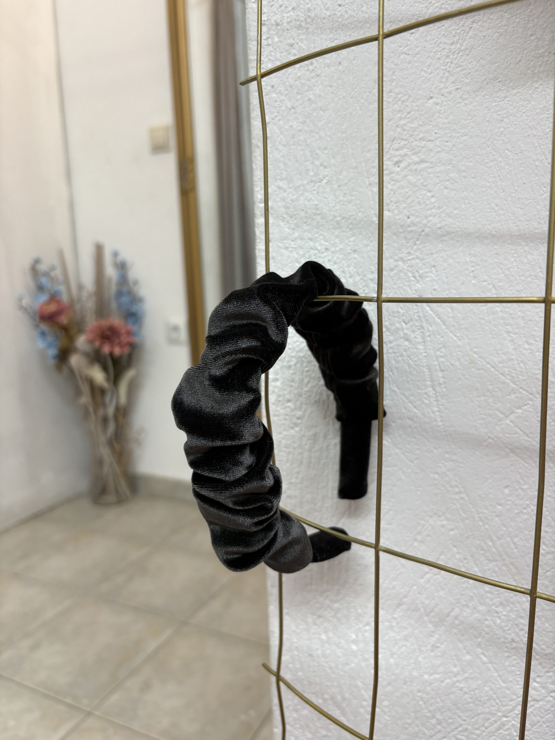 image00018 Grey Βελουτέ Στέκα με Σούρα - Image 1