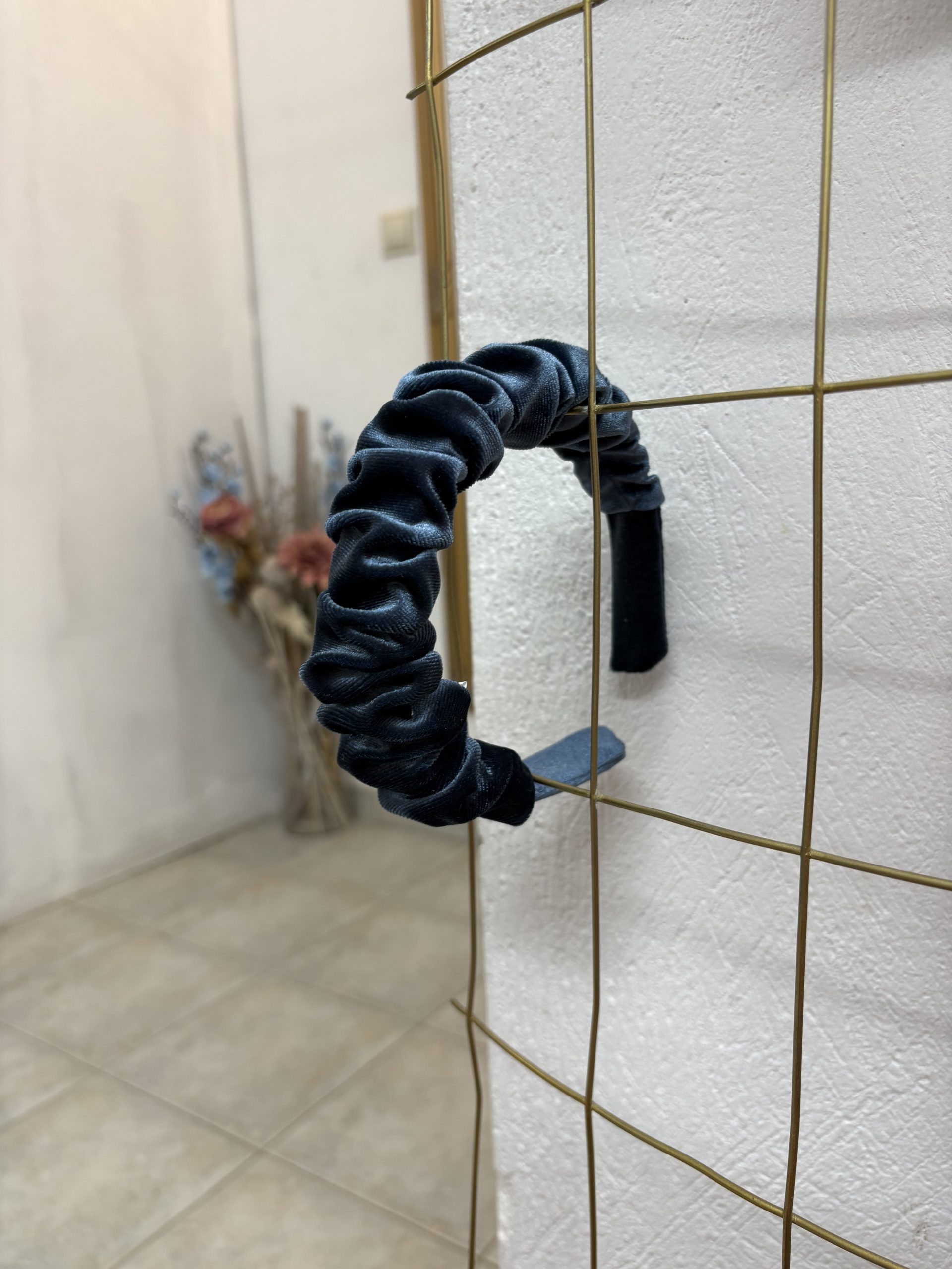 image00025 Silver Βελουτέ Στέκα με Σούρα - Image 1