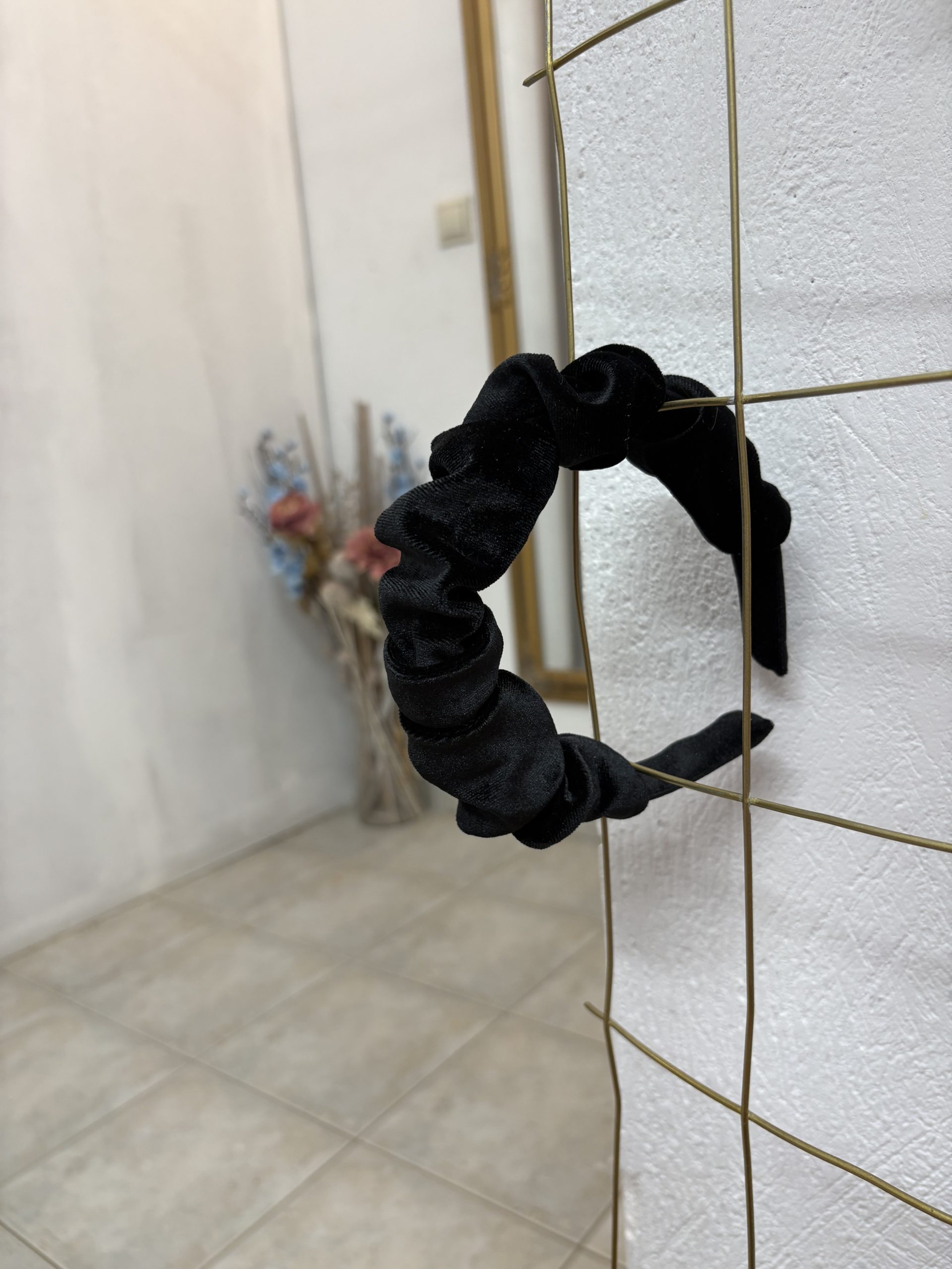 image00028 Black Βελουτέ Στέκα με Σούρα - Image 1