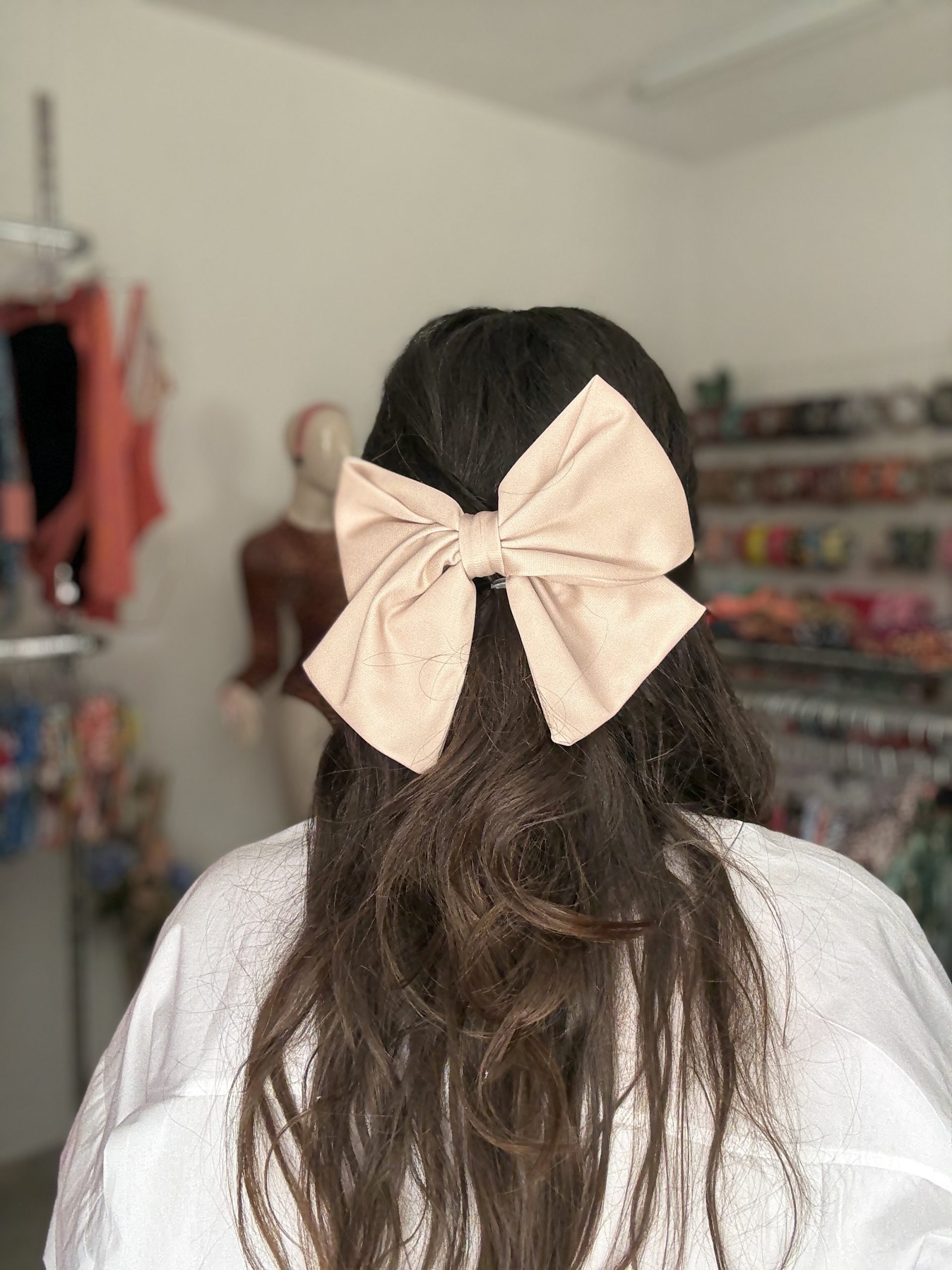 image00048 Μπέζ μονόχρωμος Φιόγκος - Image 1