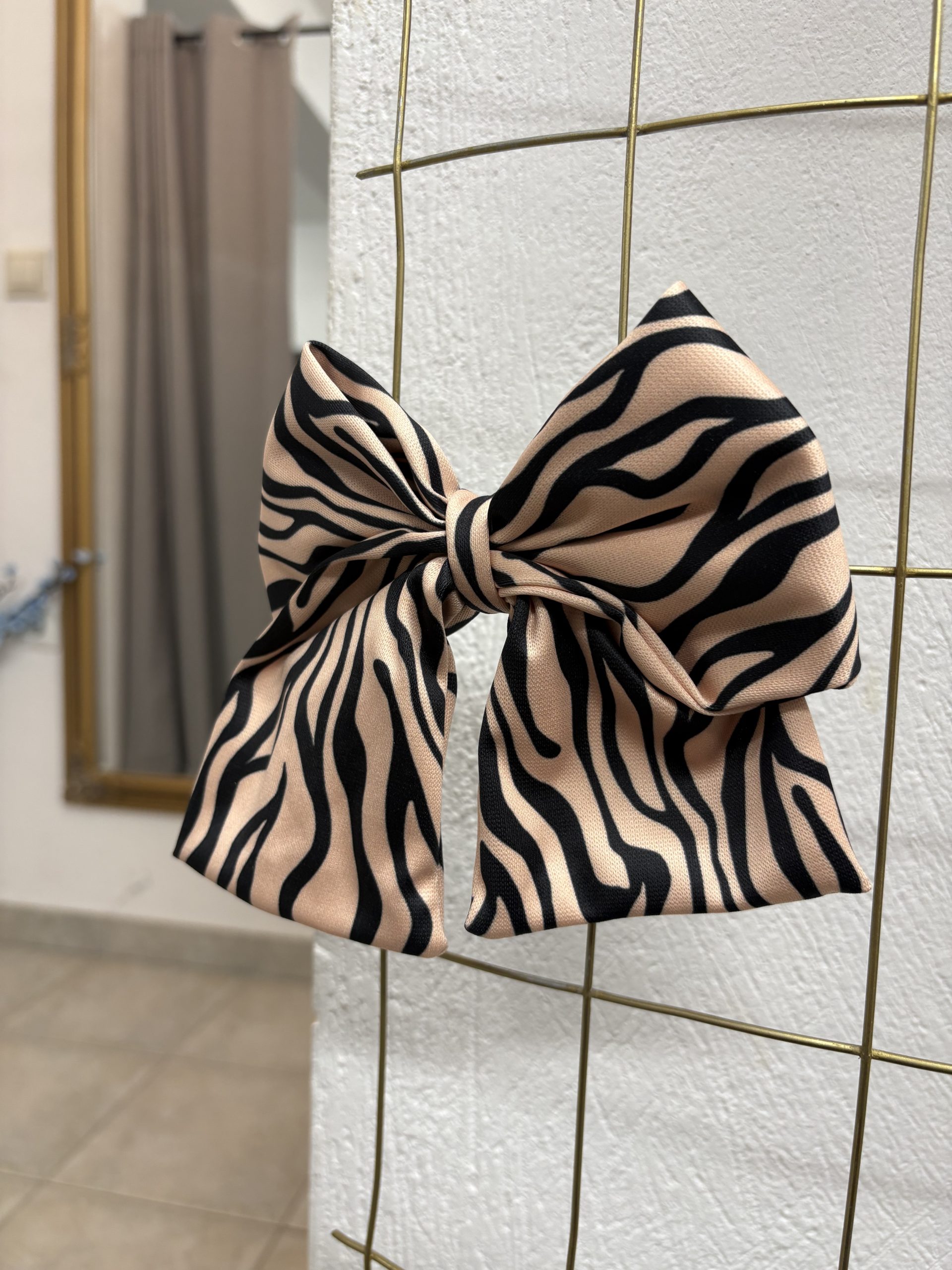 image00027 Beige Black Zebra Φιόγκος - Image 1