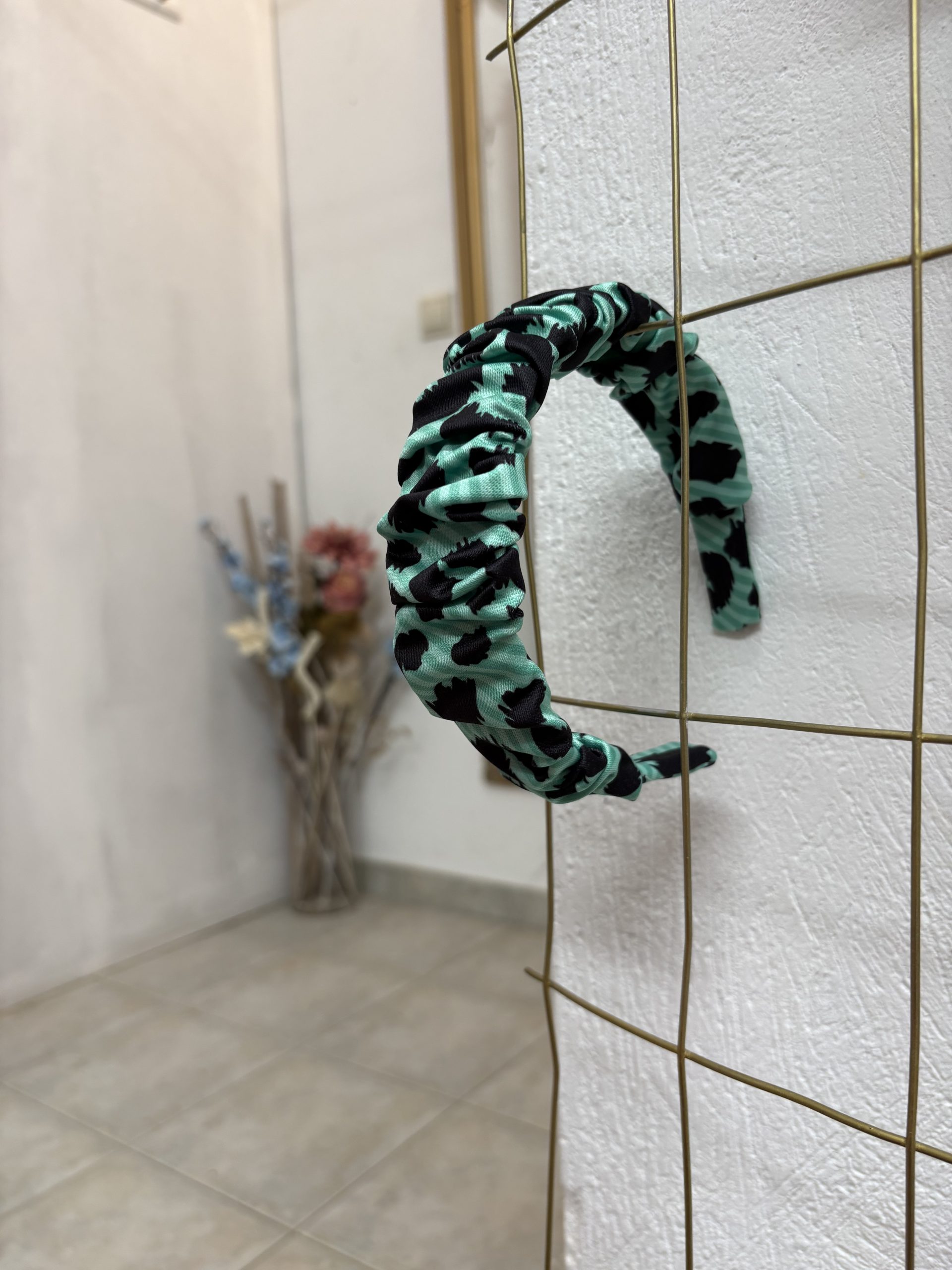 image00031 Green Leopar Στέκα με Σούρα - Image 1