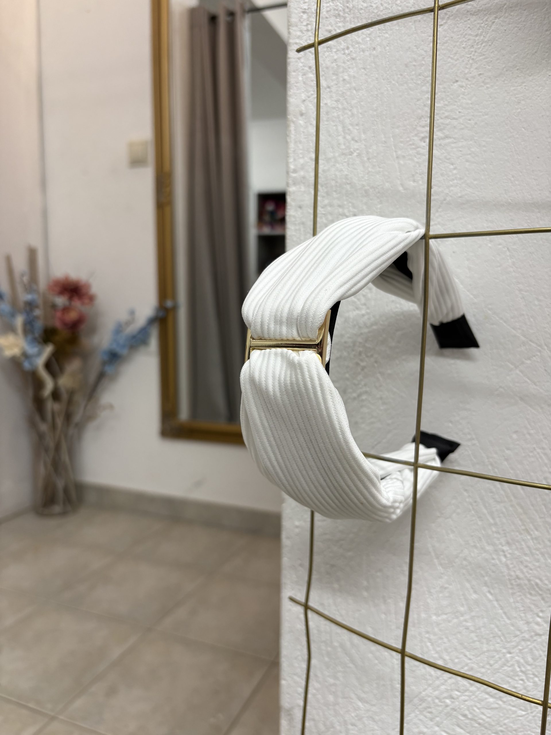 image00038 Λευκή Στέκα με Κρίκο - Image 1