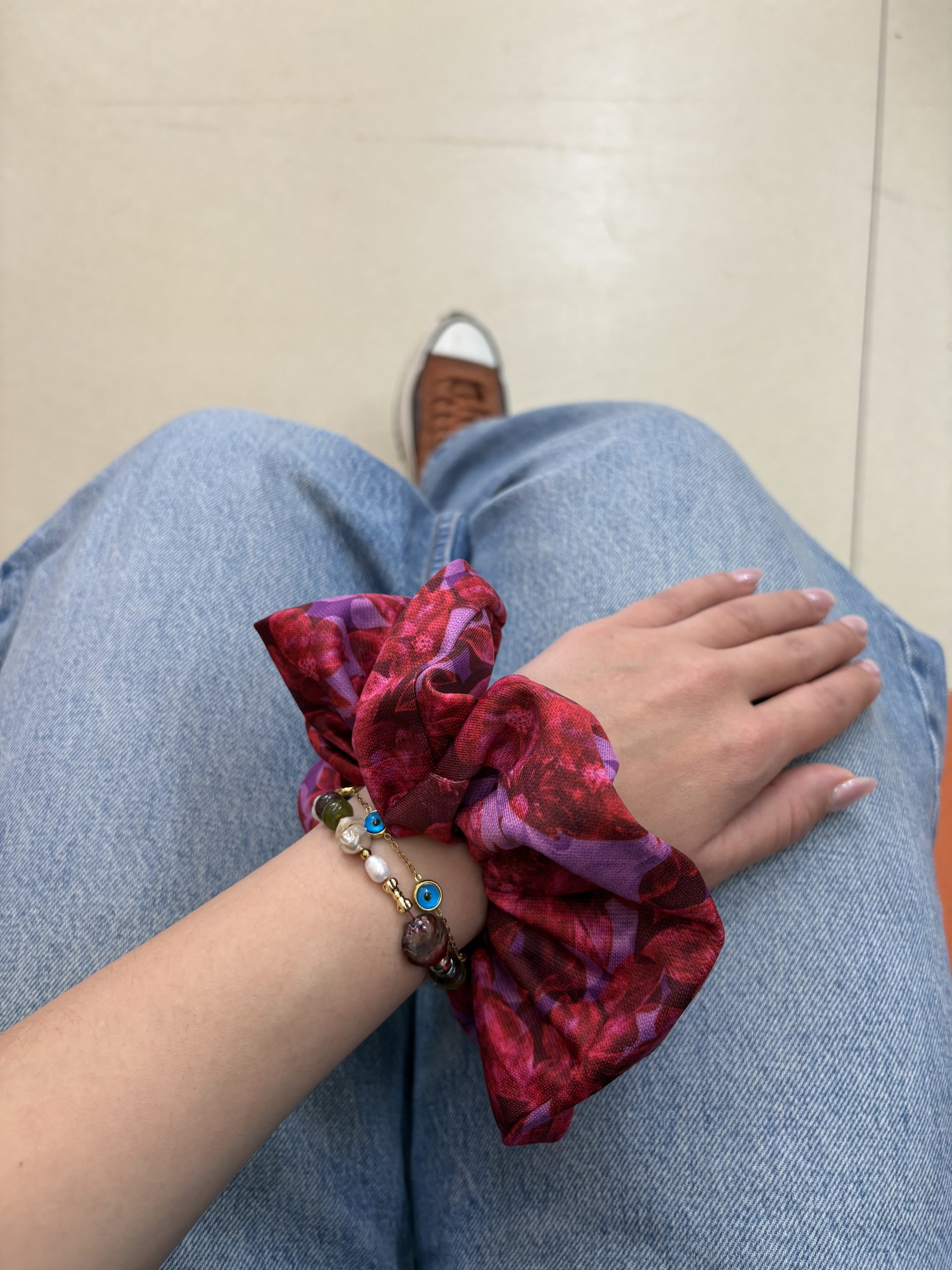 fvghbhj Purple Flowers Scrunchie - Image 1