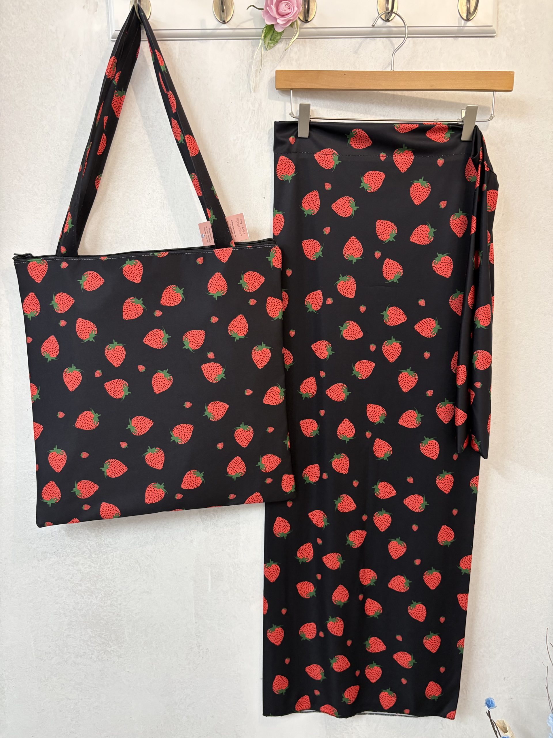 image00009 Red Strawberries Tote Bag - Image 1