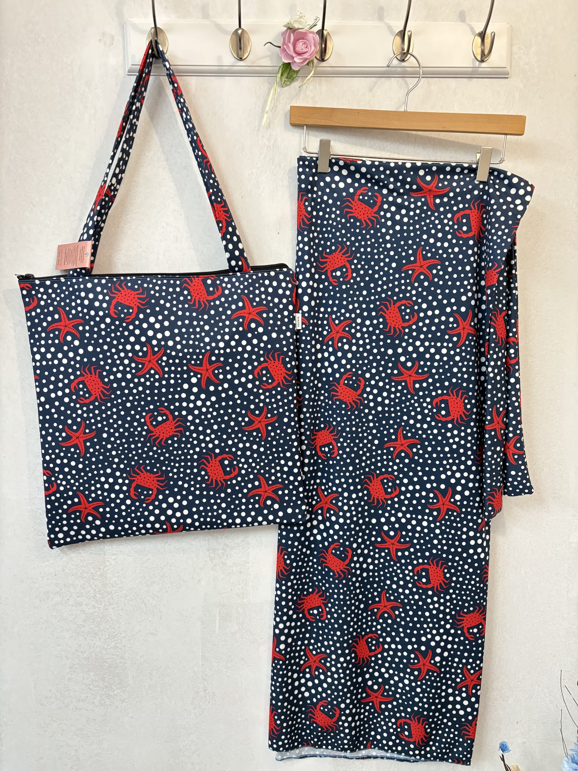 image00017 Crabs Tote Bag - Image 1