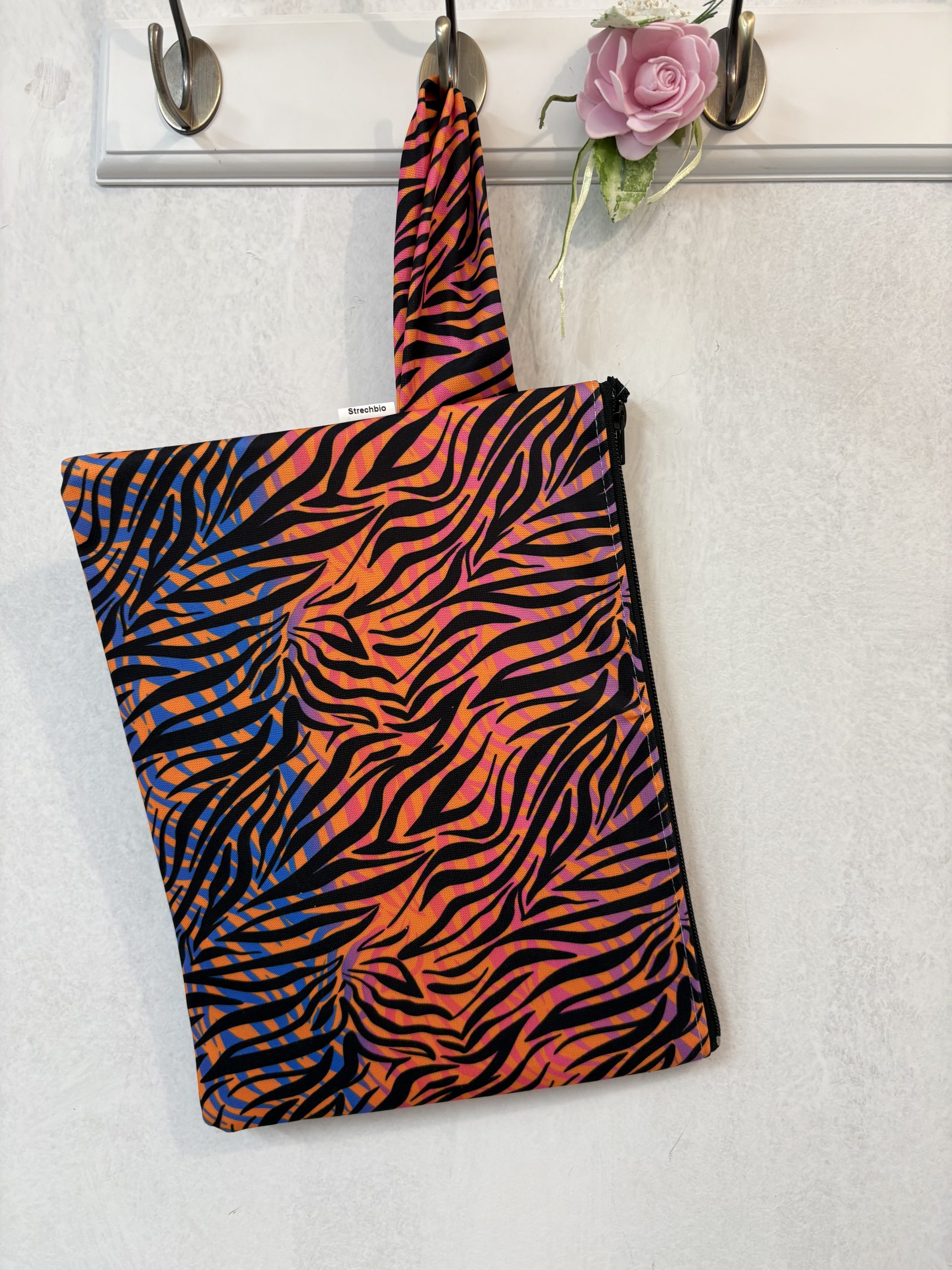 image00019 Colorful Zebra Τσαντάκι - Image 1